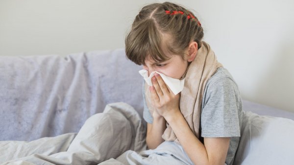 ¿Qué dice el color de la mucosidad nasal en niños y niñas?
