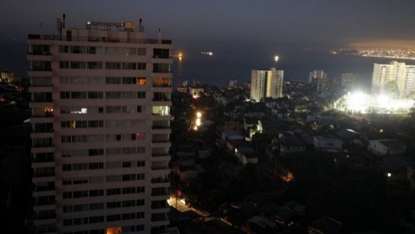 Más de 38 mil clientes se encuentran sin luz por los efectos del sistema frontal
