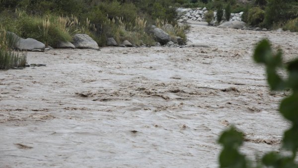 Declaran Alerta Roja en la Región Metropolitana por crecidas en ríos Maipo y Mapocho
