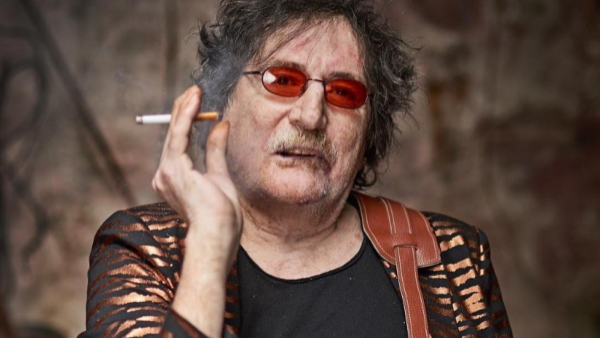 Alerta en Argentina por salud de Charly García: "No habla ni camina"
