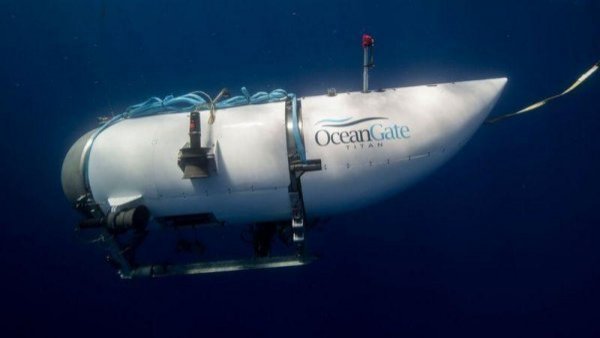 Encuentran "presuntos restos humanos" entre las partes del submarino que iba al Titanic
