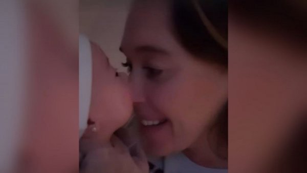 "Soy yo": Valentina Roth compartió foto de su infancia y seguidores creyeron que era su hija
