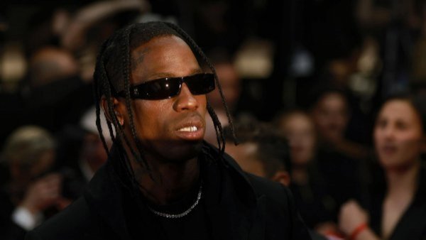 Travis Scott no enfrentará cargos por la tragedia de Astroworld en la que murieron 10 personas
