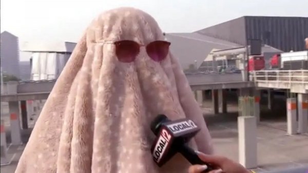 Todo por Taylor Swift: Fan se disfrazó de fantasma y faltó al trabajo para asistir al concierto