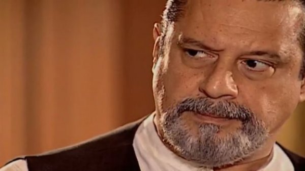 Gumercindo se opone a la relación entre su hija y Marco Antonio
