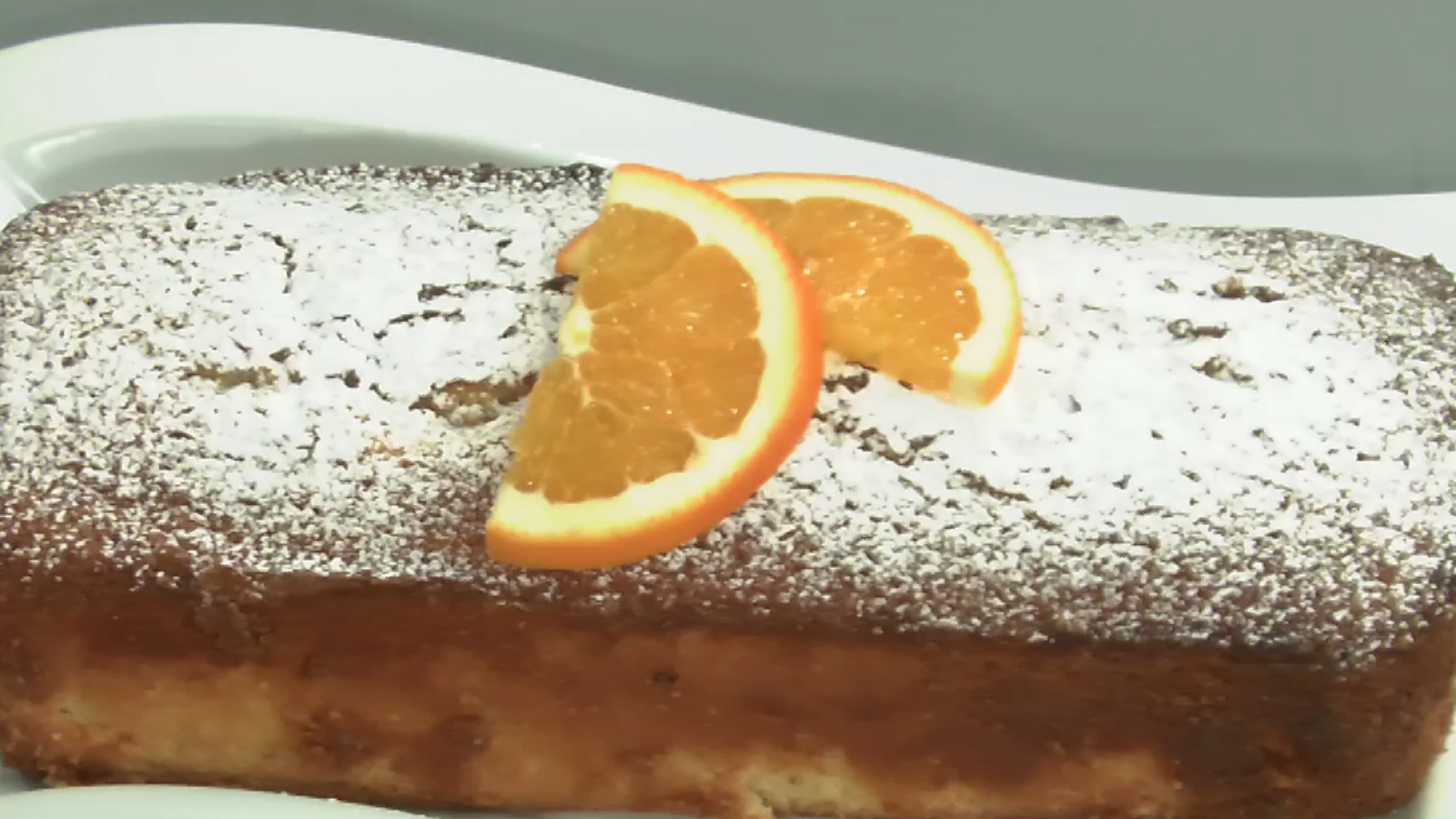 ¡Aprendimos una increíble receta para hacer queque de naranja con glaseado!
