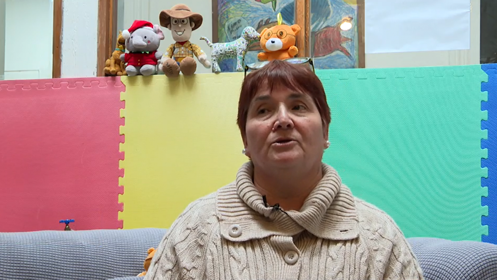 ¡Una conmovedora historia! Germania lleva 104 niños bajo su cuidado en su hogar
