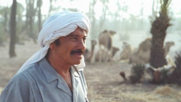 Él trae los límites éticos de la clonación: Stênio Garcia es Ali en "El Clon"
