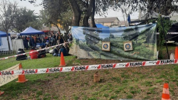 Mujer grave por flechazo en su rostro: "Feria Friki" busca a responsables que "llevaron armas a una feria familiar"
