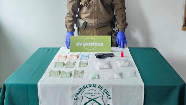 Sustancia blanca en la nariz lo delató: conductor es detenido tras dar positivo a narcotest
