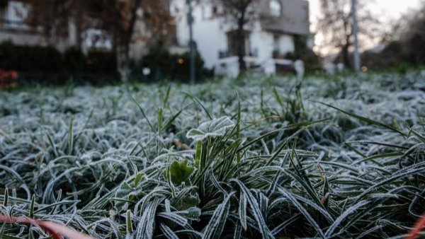 Hasta -7 °C: emiten advertencia por heladas en cinco regiones
