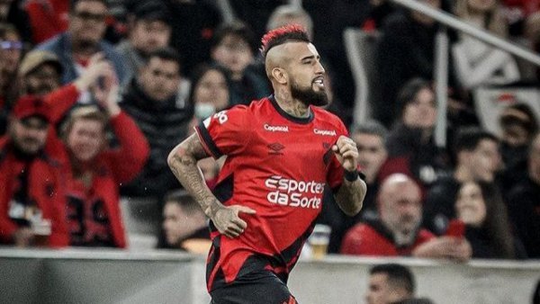 "Ya no le quedan caballos": aseguran que Arturo Vidal enfrenta "horroroso momento económico" y deuda de pensión alimenticia

