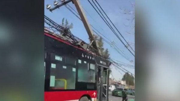 "Quedamos todos con miedo": Estremecedor relato de testigo de bus que perdió el control en San Bernardo
