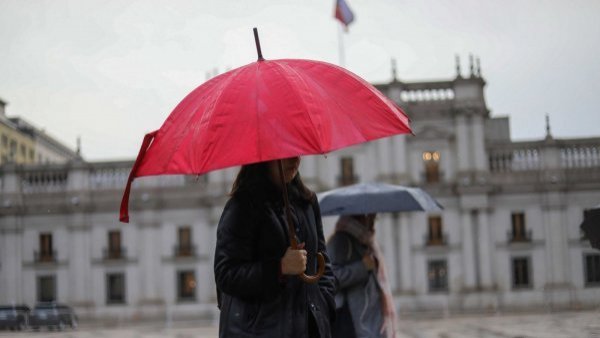 Lluvias confirmadas: Iván Torres detalla cuándo volverá a caer agua en Santiago
