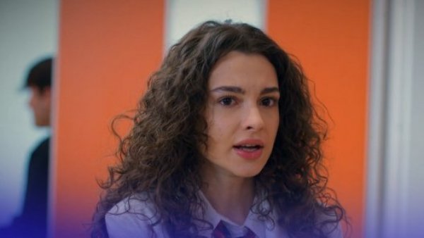 La rabia de Asiye: No te pierdas un adelanto de este martes de "Todo por mi familia"

