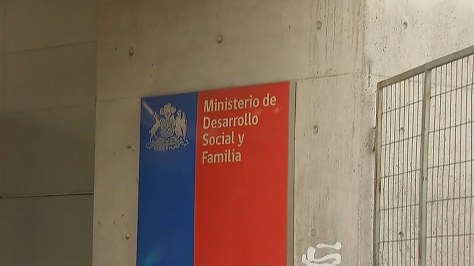 Simularon ser el ministro Jackson: Roban 23 notebooks y una caja fuerte desde ministerio de Desarrollo Social
