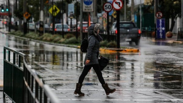 Sistema frontal: actualizan alerta de milímetros que caerán en la región Metropolitana
