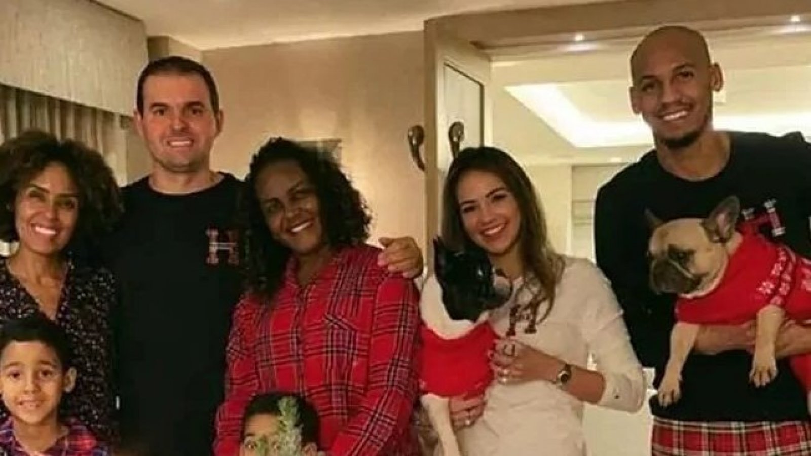 Fabinho y su familia.