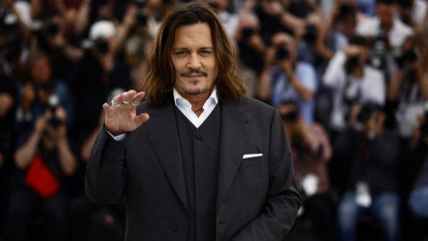 Encuentran inconsciente a Johnny Depp en hotel
