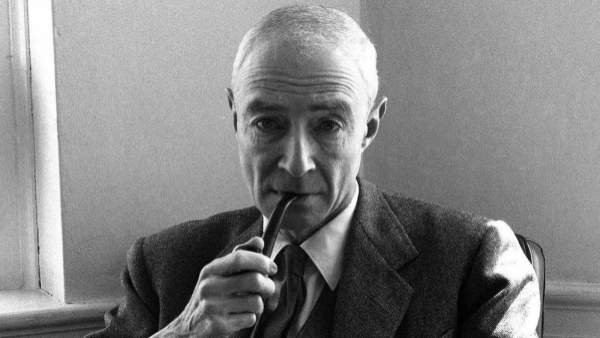 La desconocida visita a Chile de Robert Oppenheimer, padre de la bomba atómica
