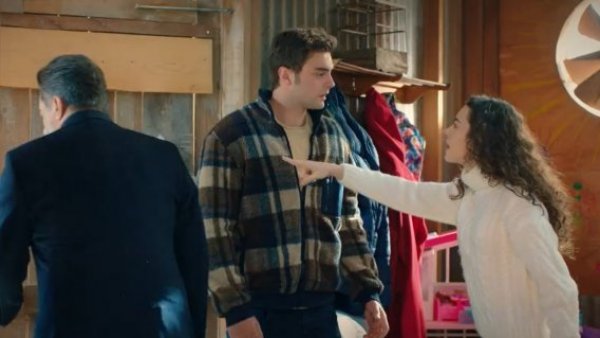 ¡Omer, vete de mi casa!

