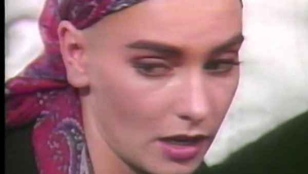 La emotiva entrevista de Sinéad O'Connor tras el concierto de Amnistía Internacional en Chile: "Mi propio pueblo no tiene el coraje de esta gente"
