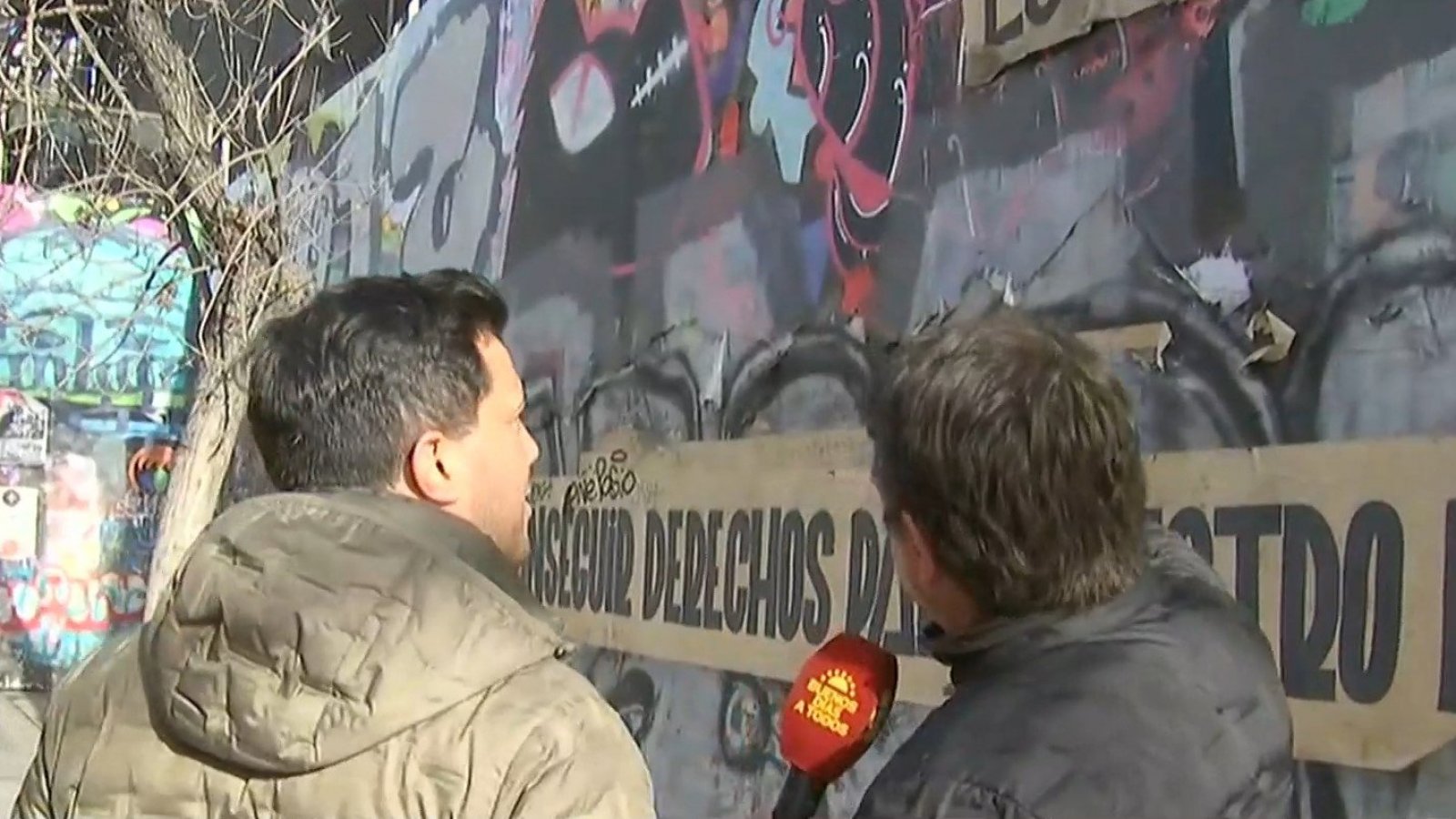 ¡Para recuperar nuestra ciudad! Gobernador Orrego fiscaliza la limpieza de fachadas del eje Alameda
