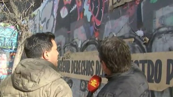 ¡Para recuperar nuestra ciudad! Gobernador Orrego fiscaliza la limpieza de fachadas del eje Alameda
