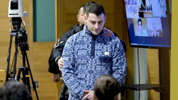 Martín Pradenas es sentenciado a 17 años de cárcel por siete delitos sexuales
