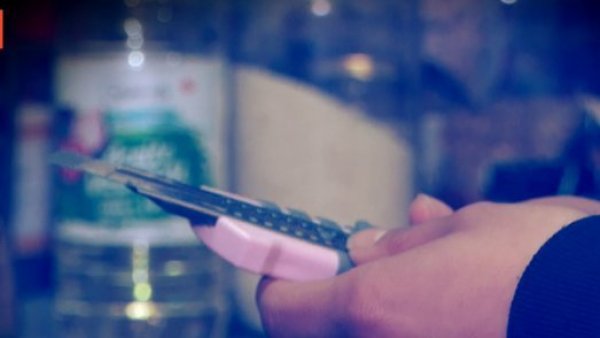 Alarmante situación en San Bernardo: Vecina de Nos sale con cuchillo cartonero por miedo
