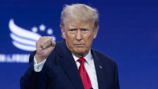 Jueza acepta dejar libre a Trump y fija la siguiente audiencia para el 28 de agosto

