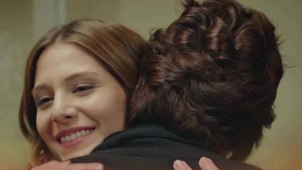 "Parecen madre e hija": Mira el avance de este viernes de "Me robó mi vida"
