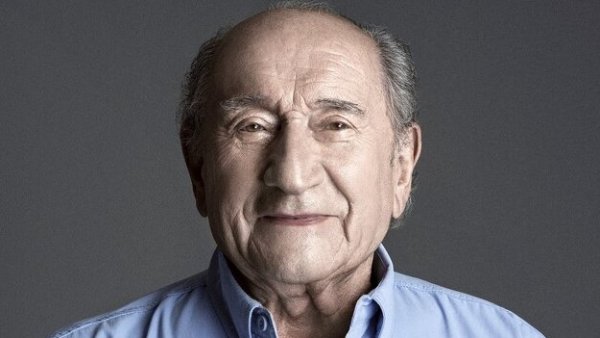 TVN emite programación especial en homenaje a Luis Alarcón
