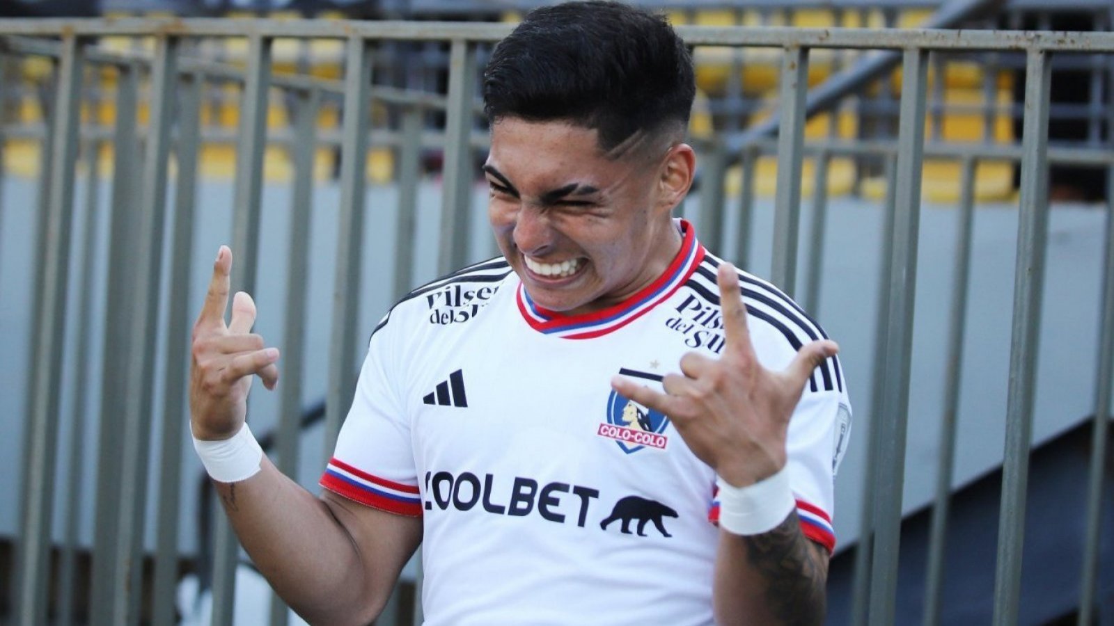 La exótica liga que sigue a Jordhy Thompson: lo vinieron a ver contra Everton
