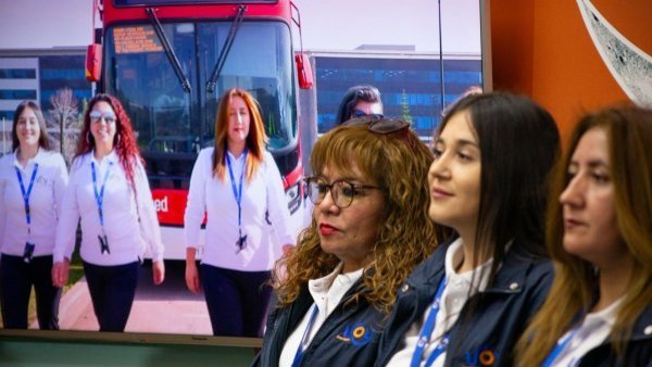 286: el nuevo recorrido de buses conducido mayoritariamente por mujeres
