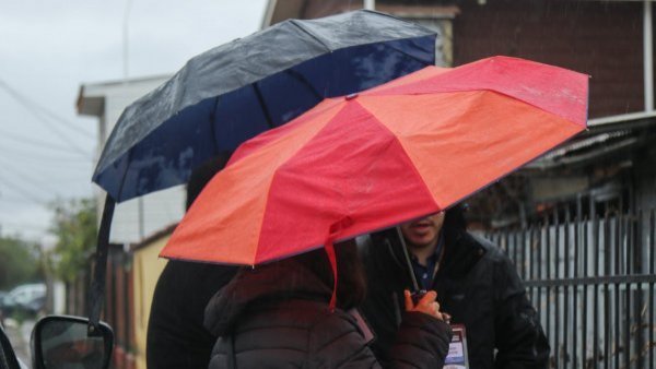 Lluvias, nieve y vientos: alerta temprana preventiva para 12 comunas de la RM
