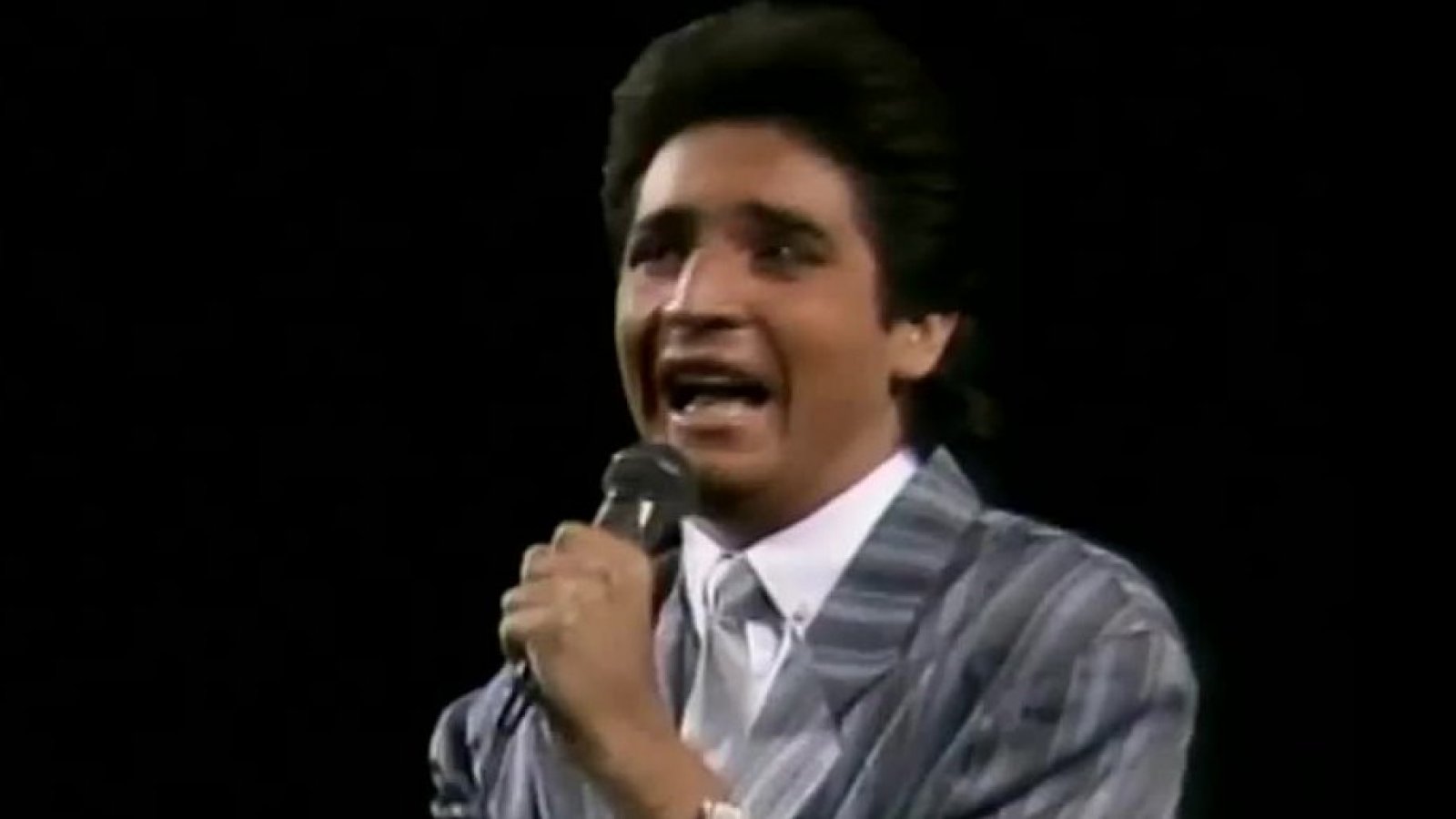Luis Jara en la competencia internacional del Festival de Viña 1986
