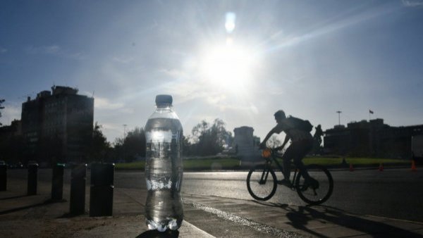 Pronostican hasta 32°: Alerta de Meteorología por calor en cuatro regiones del país
