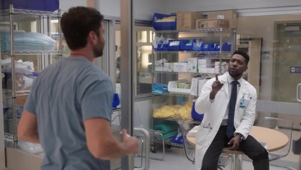 New Amsterdam - T2E4: Denominador
