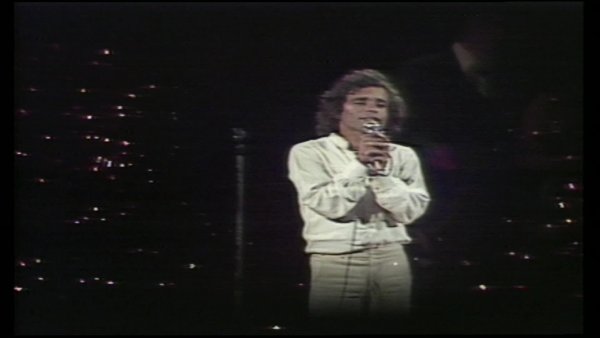Fernando Ubiergo en el Festival OTI de la Canción
