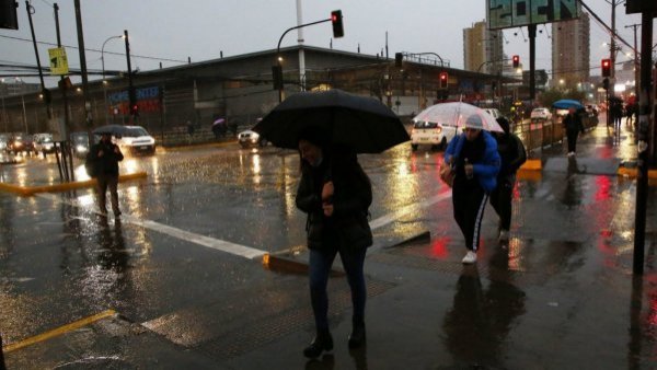 Emiten alerta por lluvias moderadas a fuertes para cuatro regiones del país
