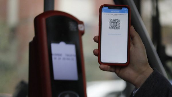Código QR: el método para pagar menos en transporte público
