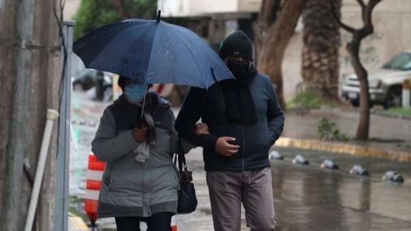 "Lluvias moderadas a fuertes": Senapred actualiza alerta en región Metropolitana y Valparaíso