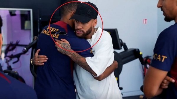 ¿Se llevaban mal? Así fue la despedida de Neymar con Kylian Mbappé en PSG