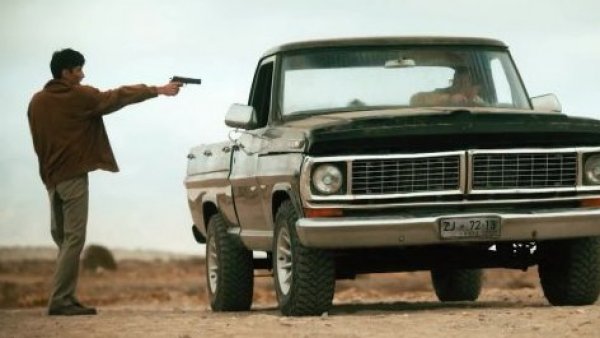 Conoce la destacada banda sonora del primer capítulo de "La Sangre del Camaleón"

