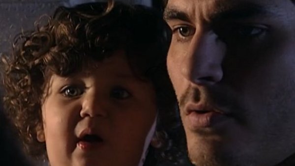 Terra Nostra: La ayuda a Matteo
