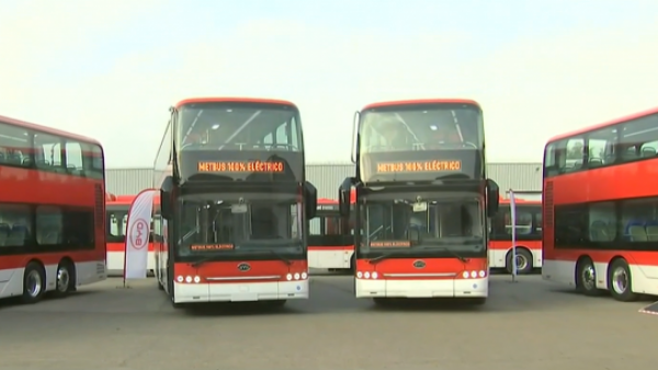 De dos pisos y eléctricos: 10 buses del sistema RED llegarán a la capital
