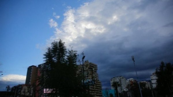 Yael Szewkis por lluvia en Santiago: “Las precipitaciones van a llegar en las próximas horas y esperamos que sean intensas”
