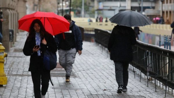 Corriente en chorro: el fenómeno que atrasó la lluvia en Santiago