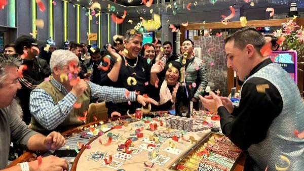 "Es el sueño del pibe": apostó a "ciegas" y ganó $188 millones en casino Monticello
